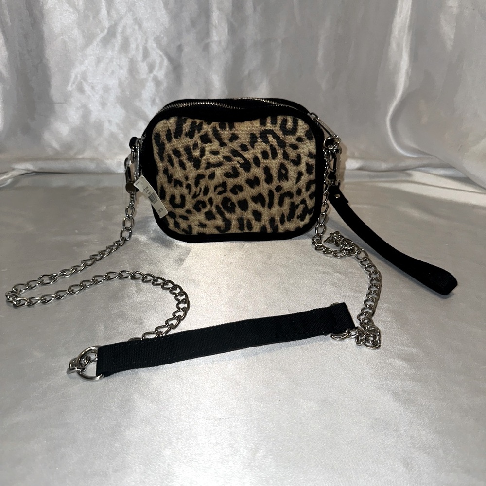 Victoria’s Secret PINK crossbody bag  leopard purse chain strap black logo zip